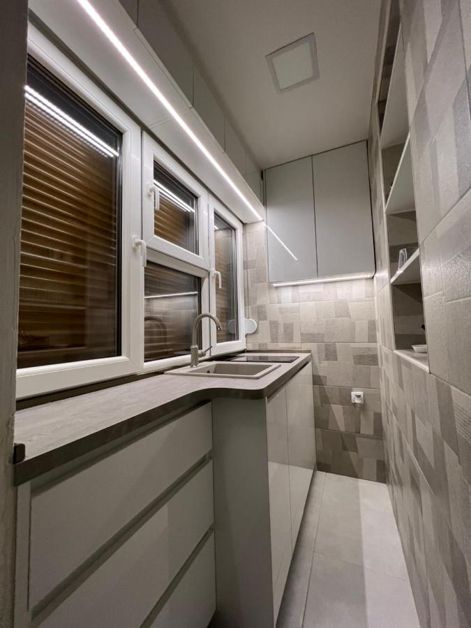 Center Deluxe Studio Apartment Niksic Exterior photo